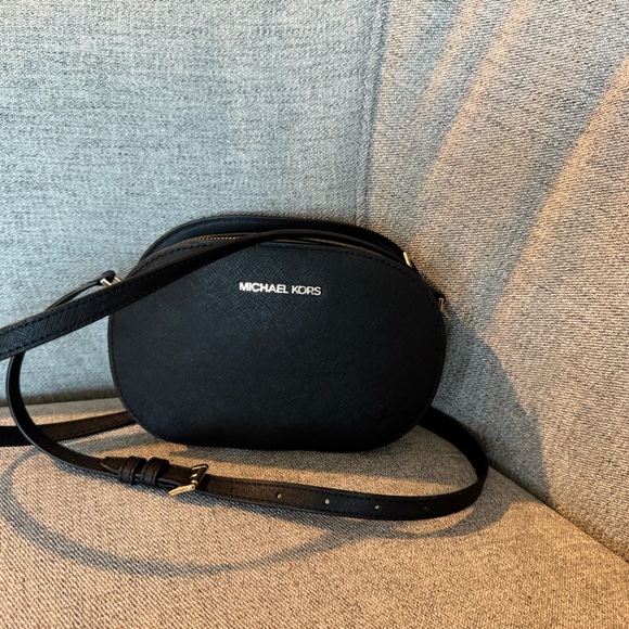 Authentic Michael Kors (MK) Black Crossbody Bag - Picture 1 of 4
